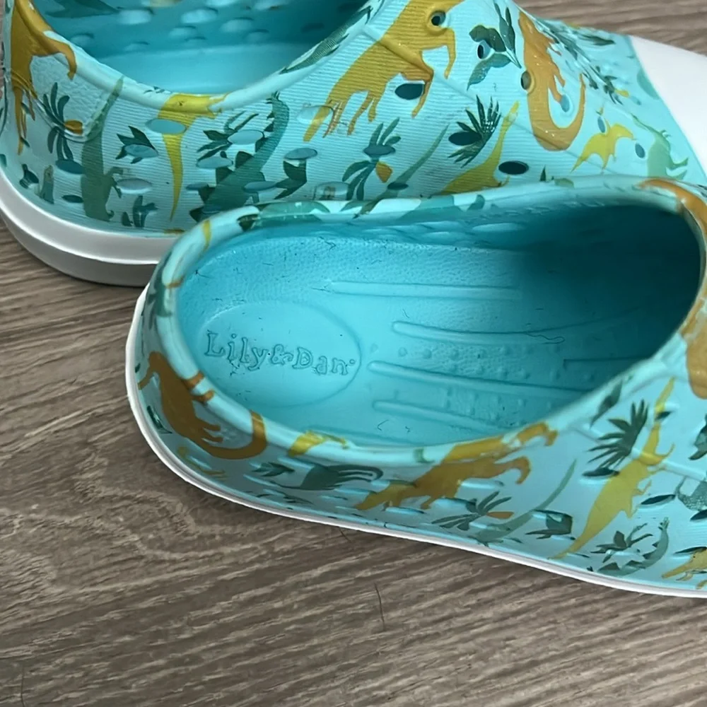 Lily & Dan water shoes/9-10